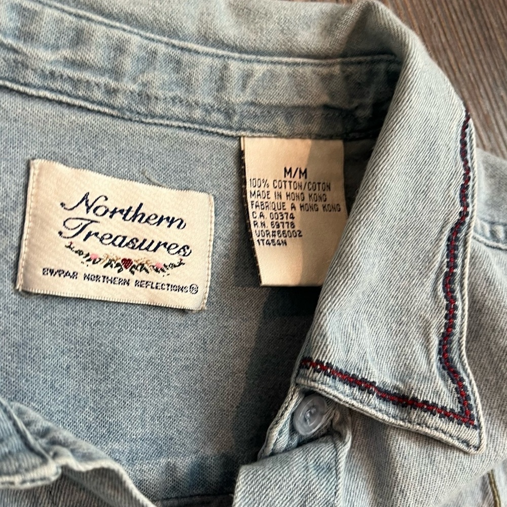 Vintage 90s Denim Button Up Jean Shirt Red barn sunflowers size medium cotton - Picture 9 of 15
